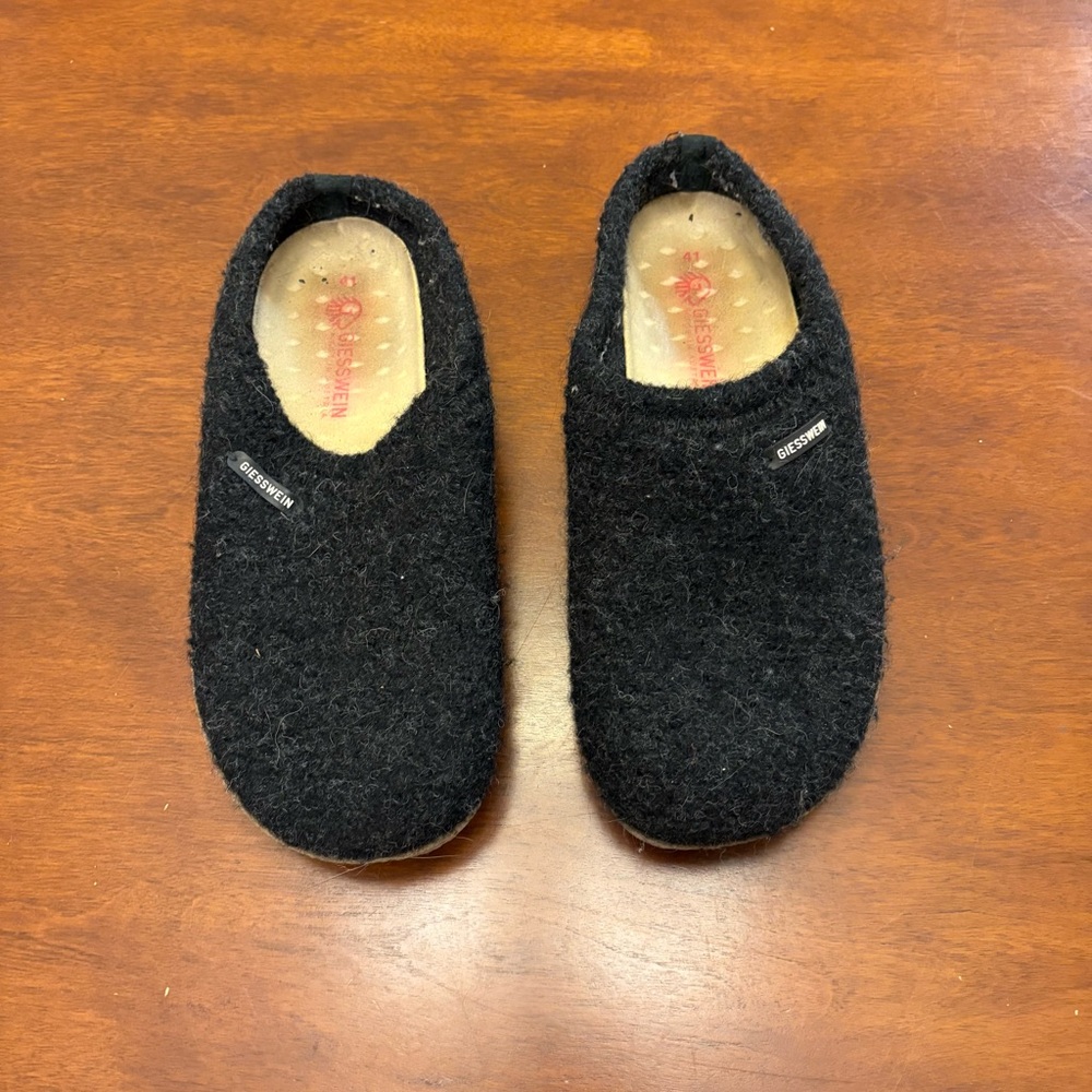 Giesswein Black Wool Clog Slippers, Dark Charcoal Gray, 41